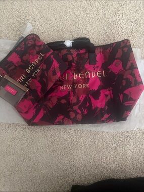 Henri bendel Hot Pink & Black Floral Travel Pouch Set and tote with Gold Logo